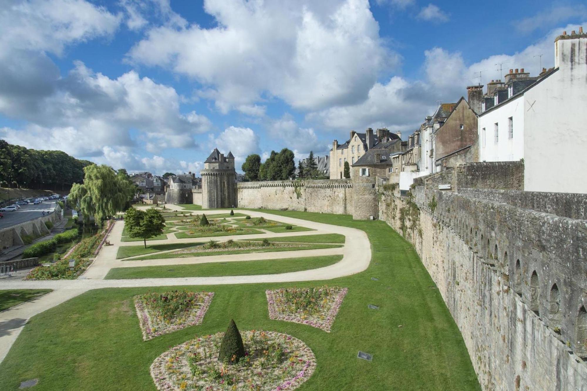 Appartement Neuf Rdc Avec Terrasse A Vannes Centre 外观 照片